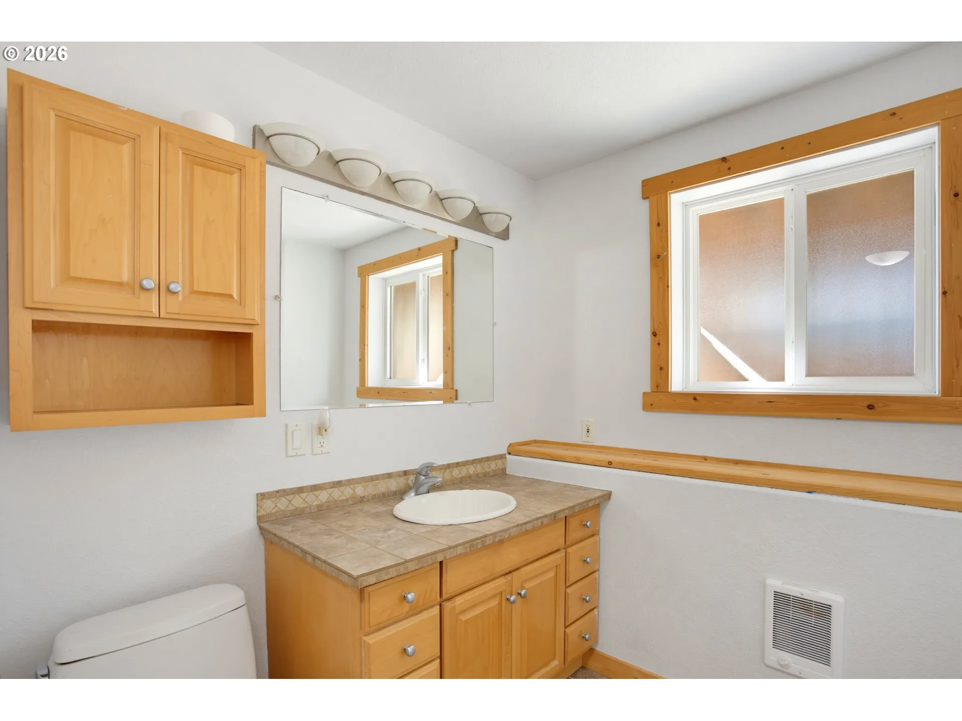 Bathroom, Attached-Lower