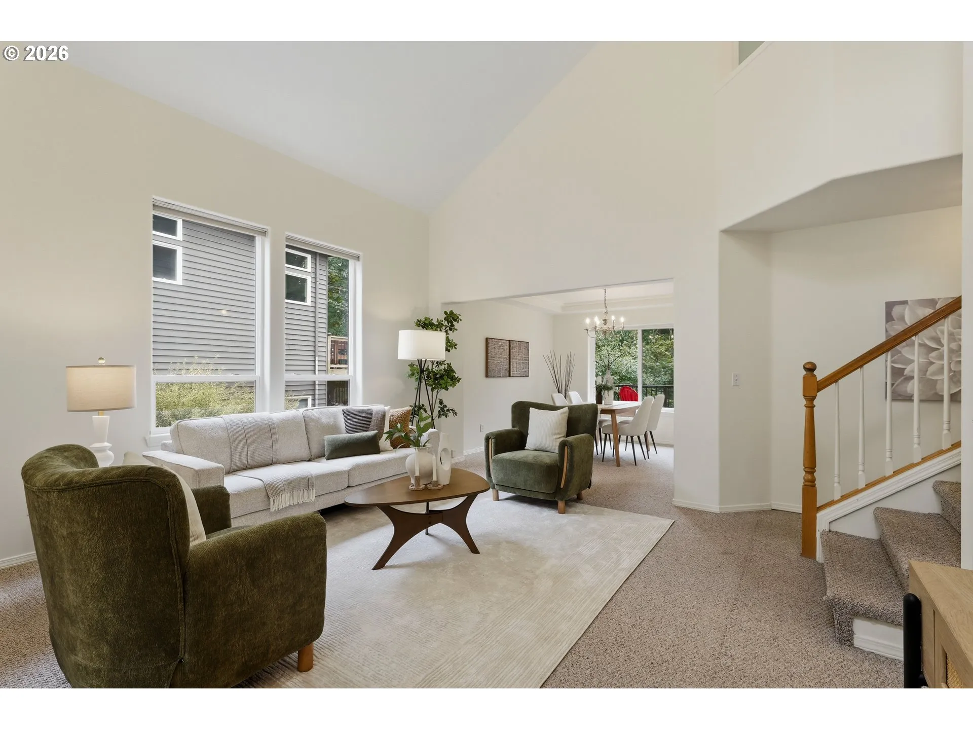 Living Room/Entrance