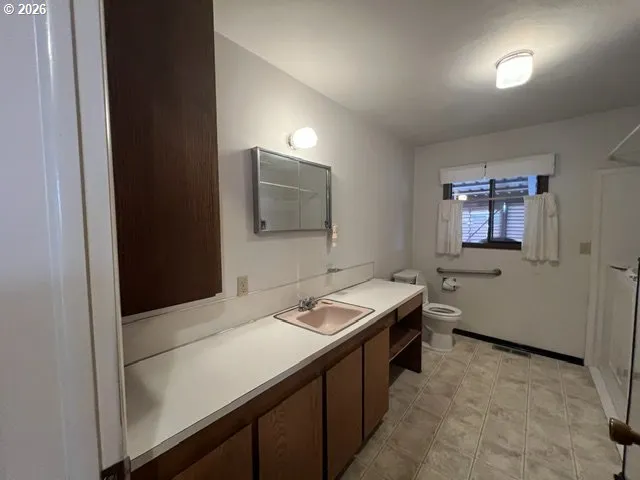 Bathroom-Hall