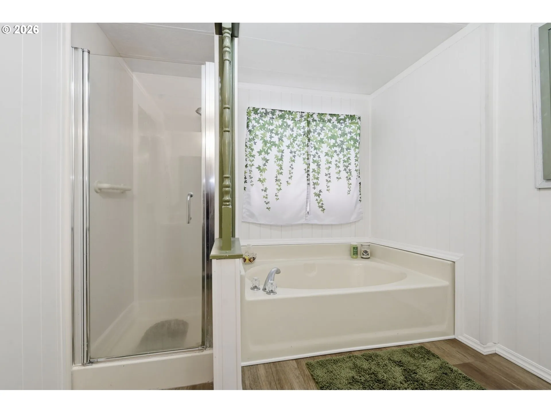 Bathroom, Attached-Garden Tub