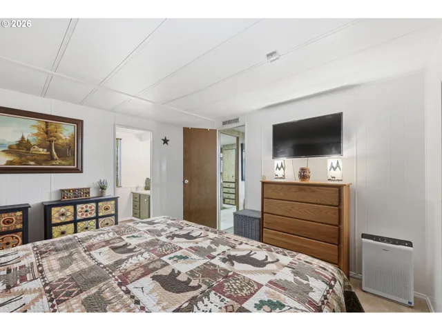 Bedroom, Owner's Suite