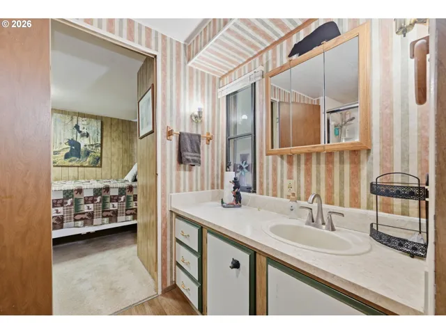 Bathroom, Attached-Walk in Shower
