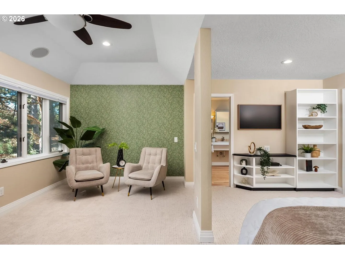 Bedroom, Primary
