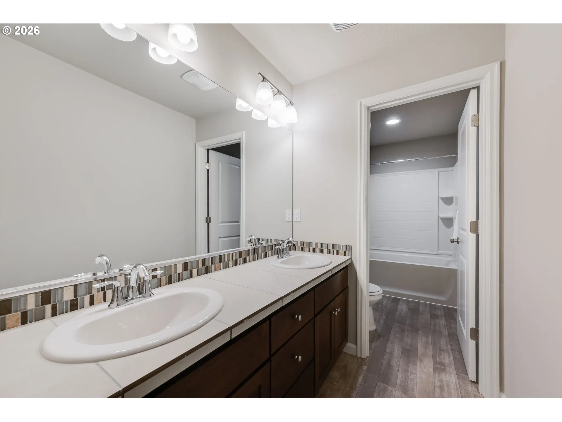 Bathroom-Upper