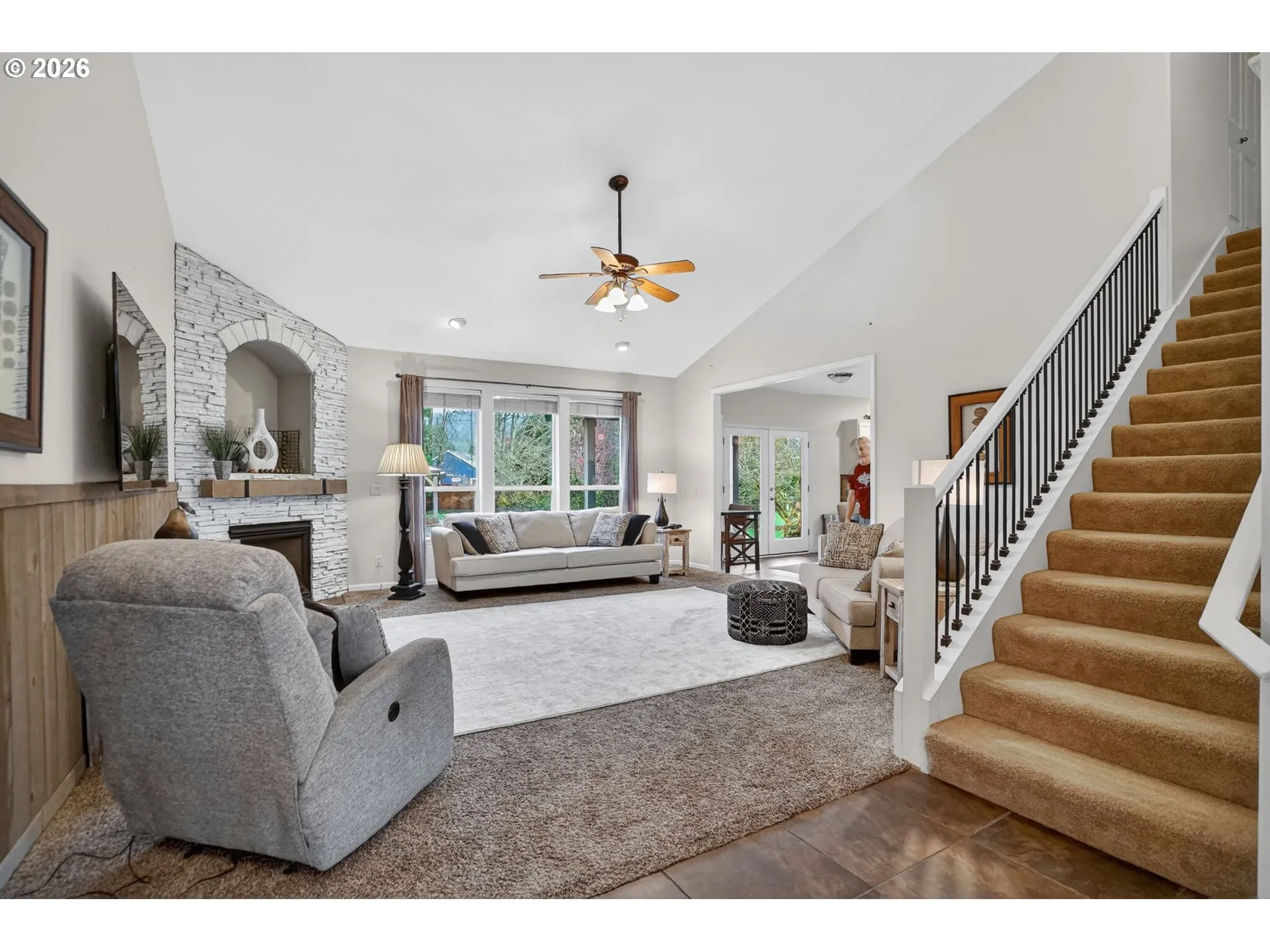 Living Room-Vaulted Ceilings