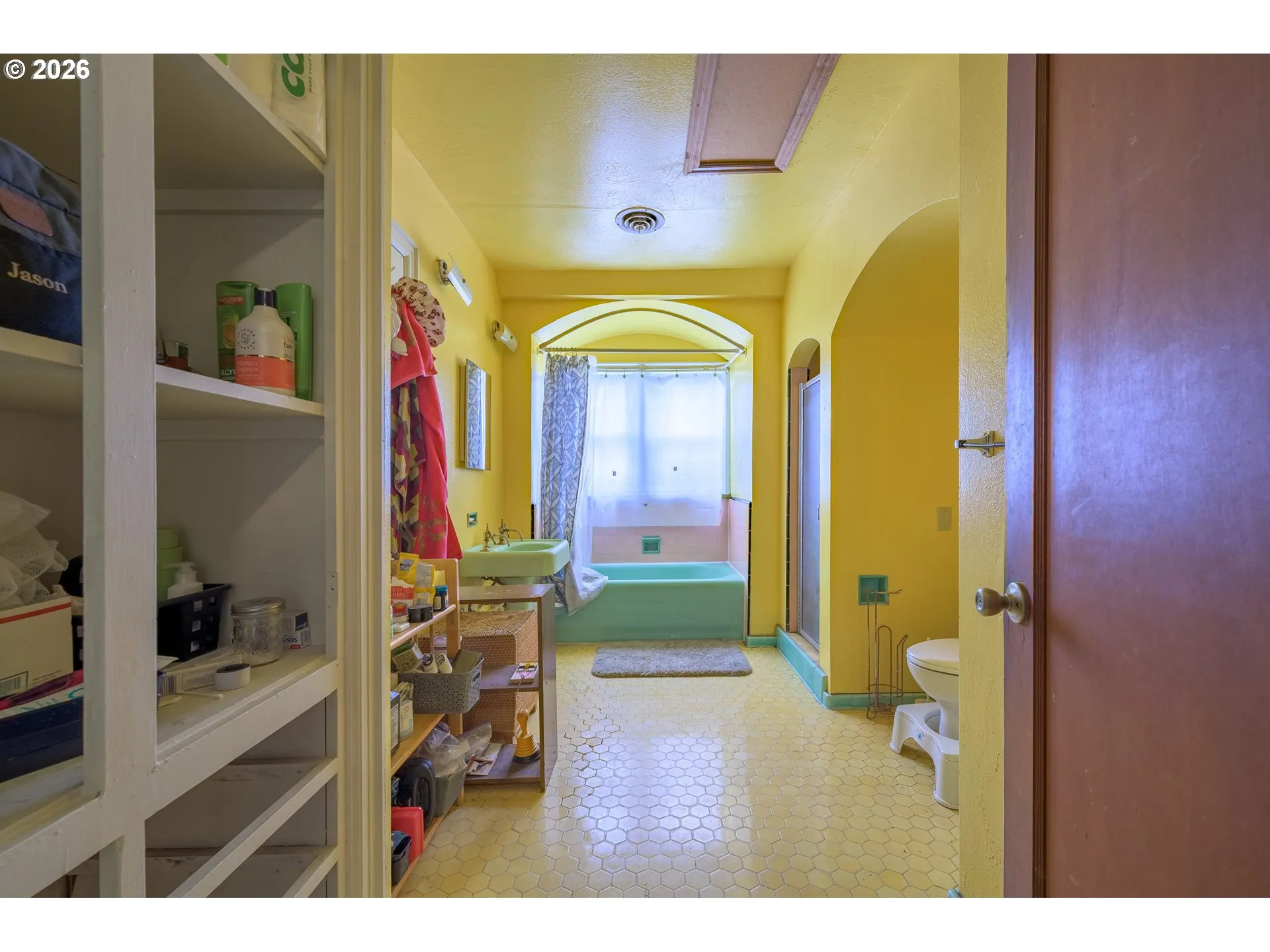 Bathroom-Upper