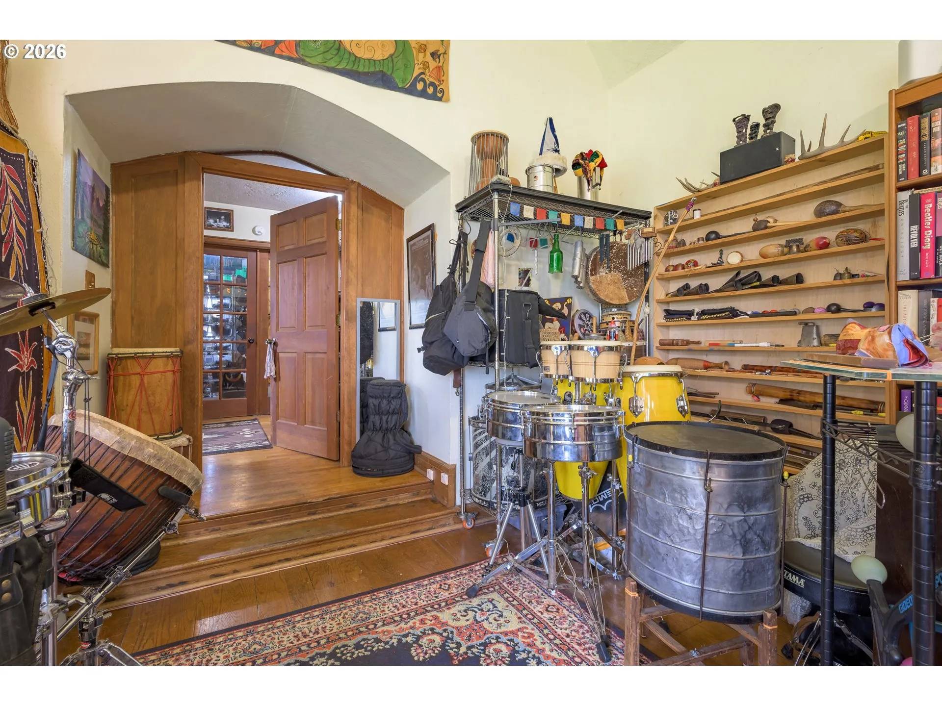 Living Room/Entrance