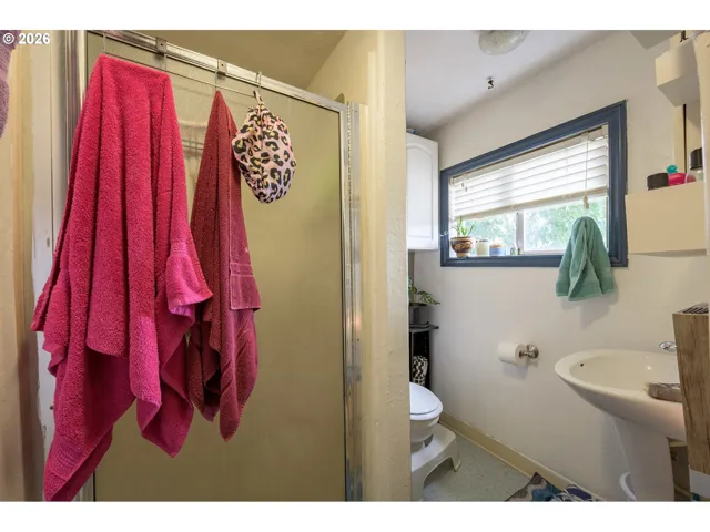 Bathroom-Walk in Shower