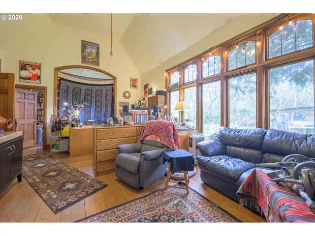 Living Room-Vaulted Ceilings