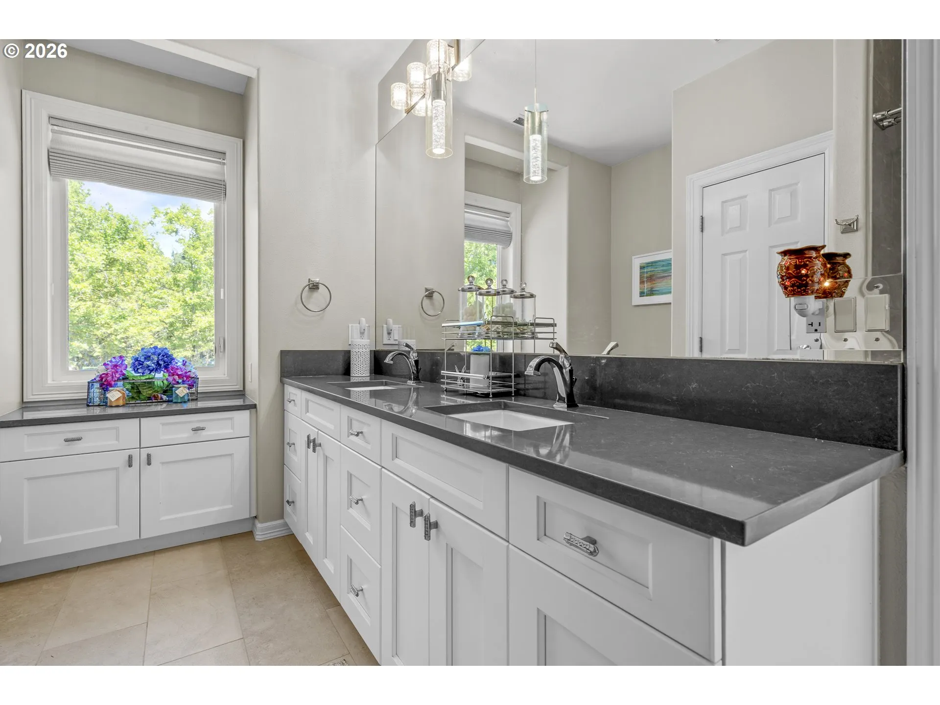 Bathroom-Upper