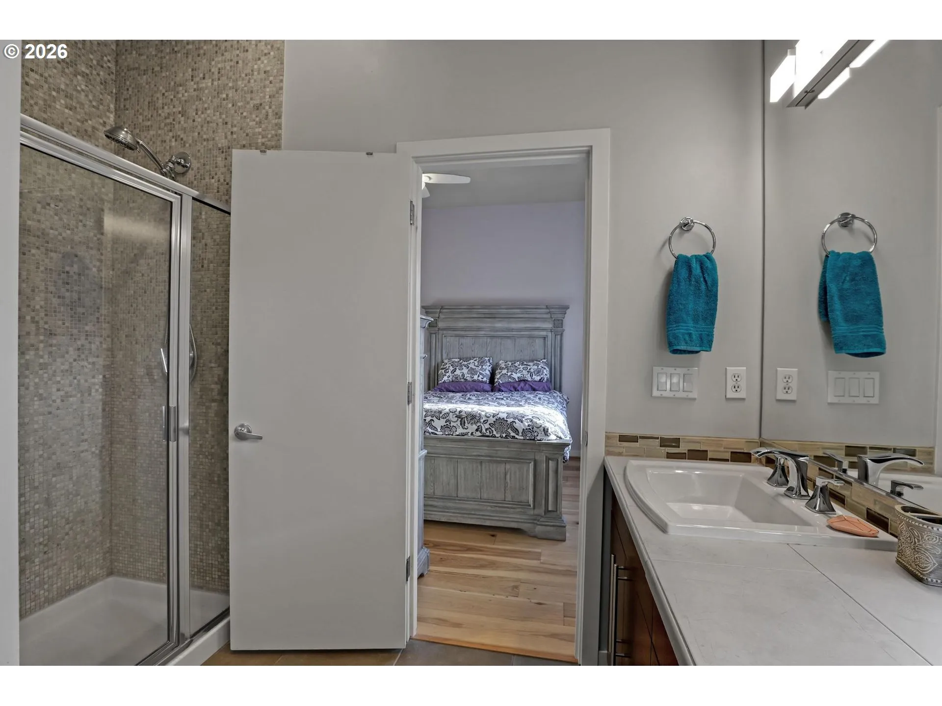 Bathroom-Walk in Shower