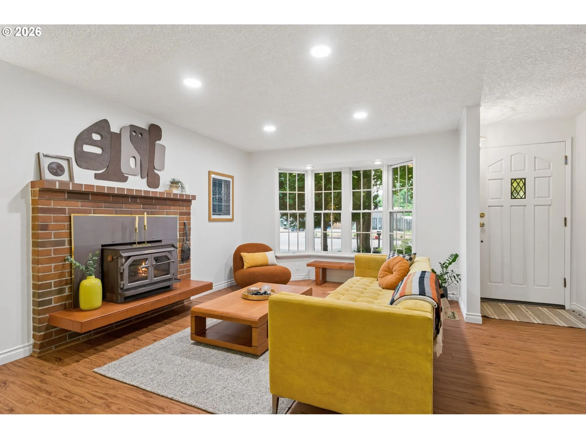 Living Room-Fireplace