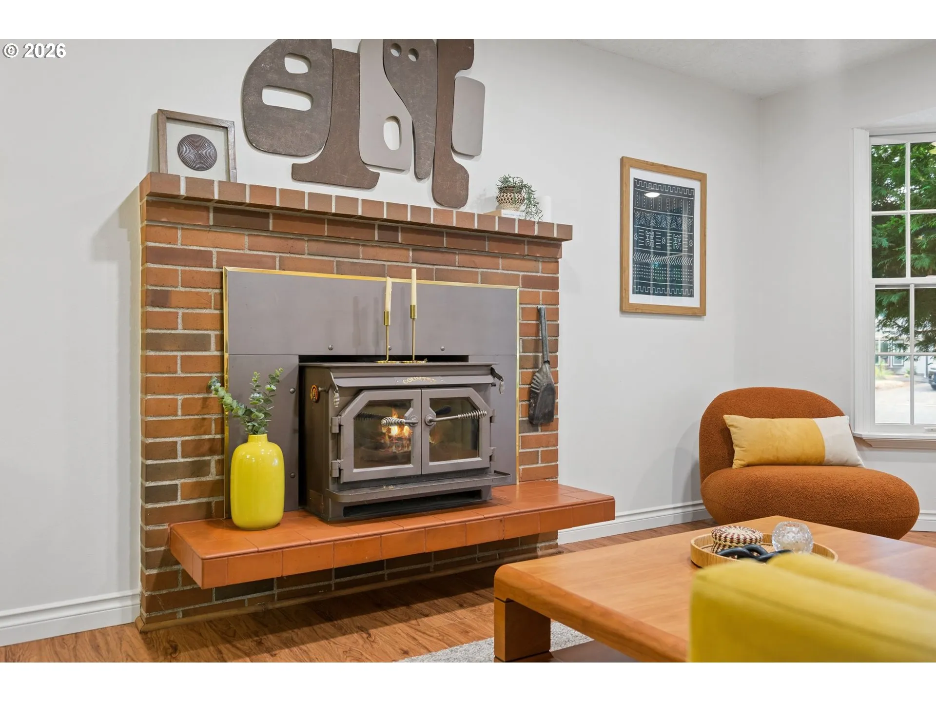 Living Room-Fireplace