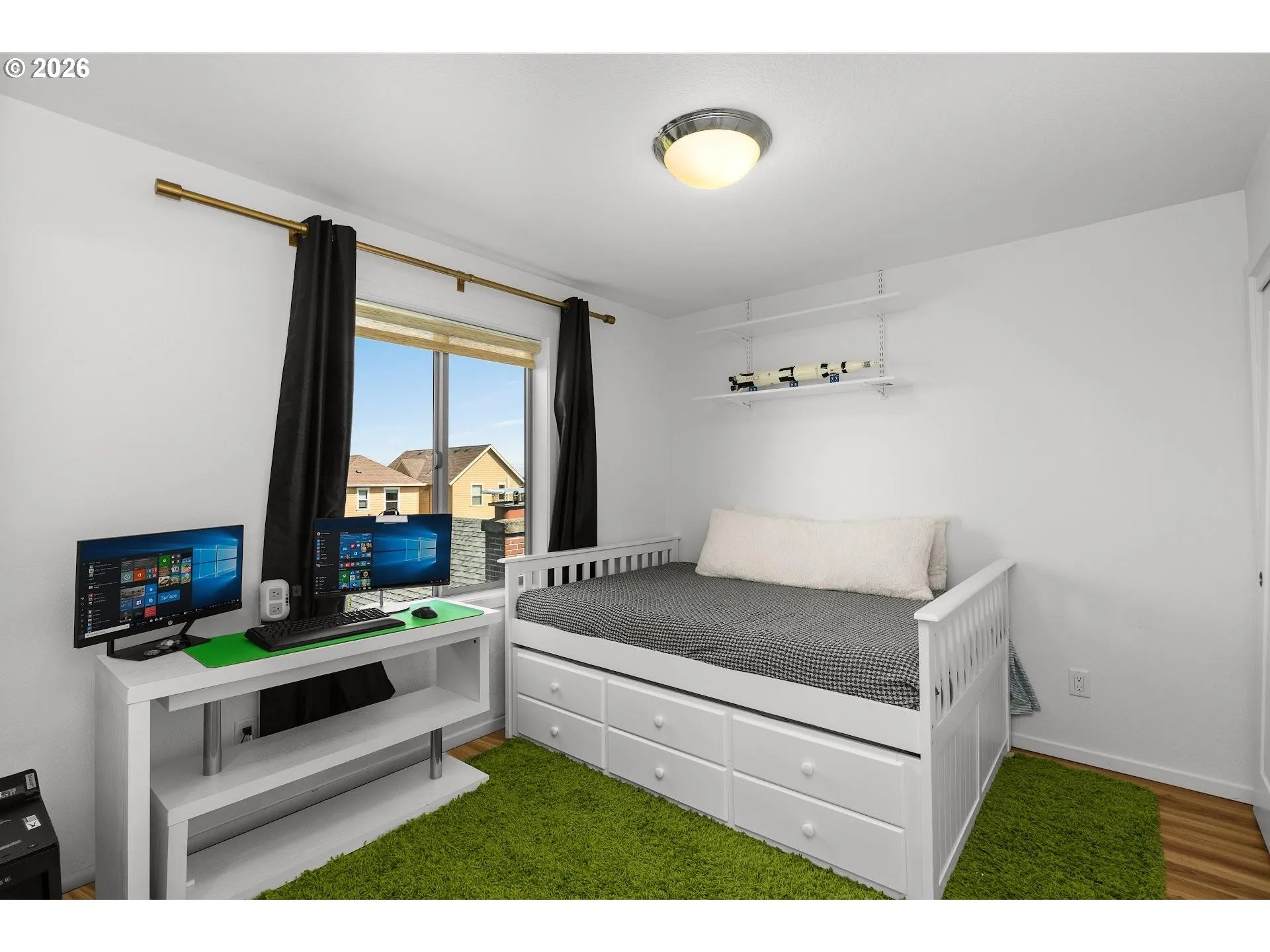 Bedroom-Full Bathroom
