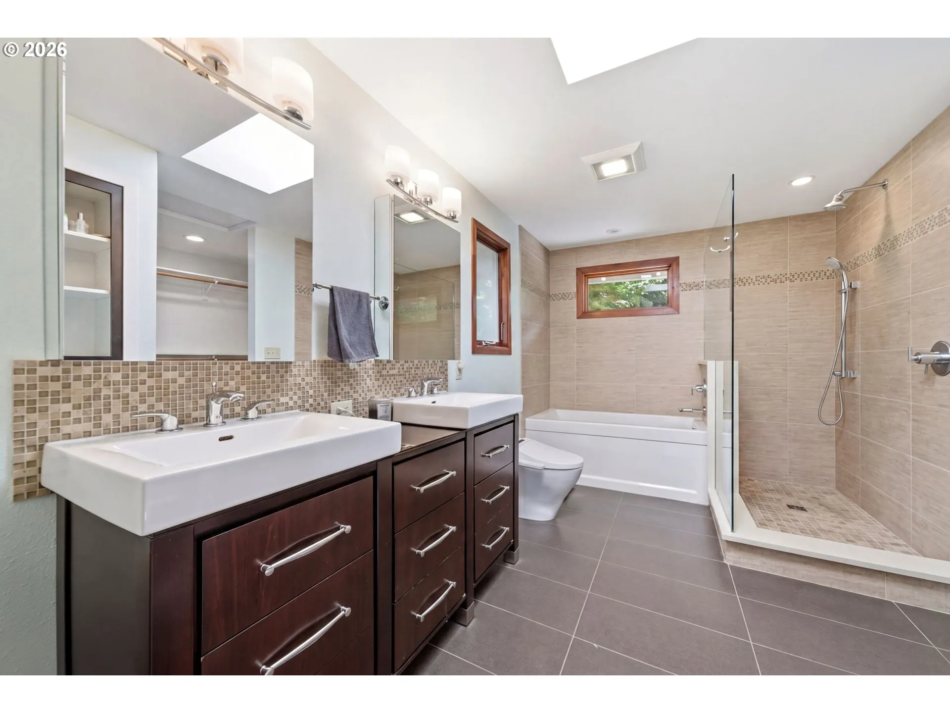 Primary Bedroom-Attached Bathroom