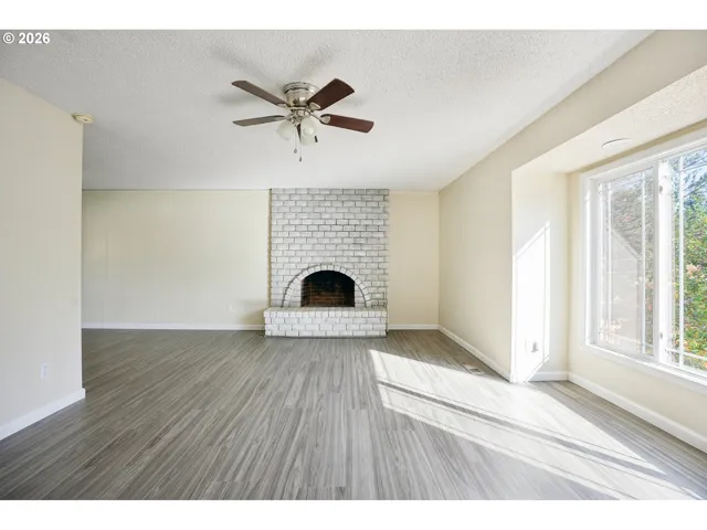 Living Room-Fireplace
