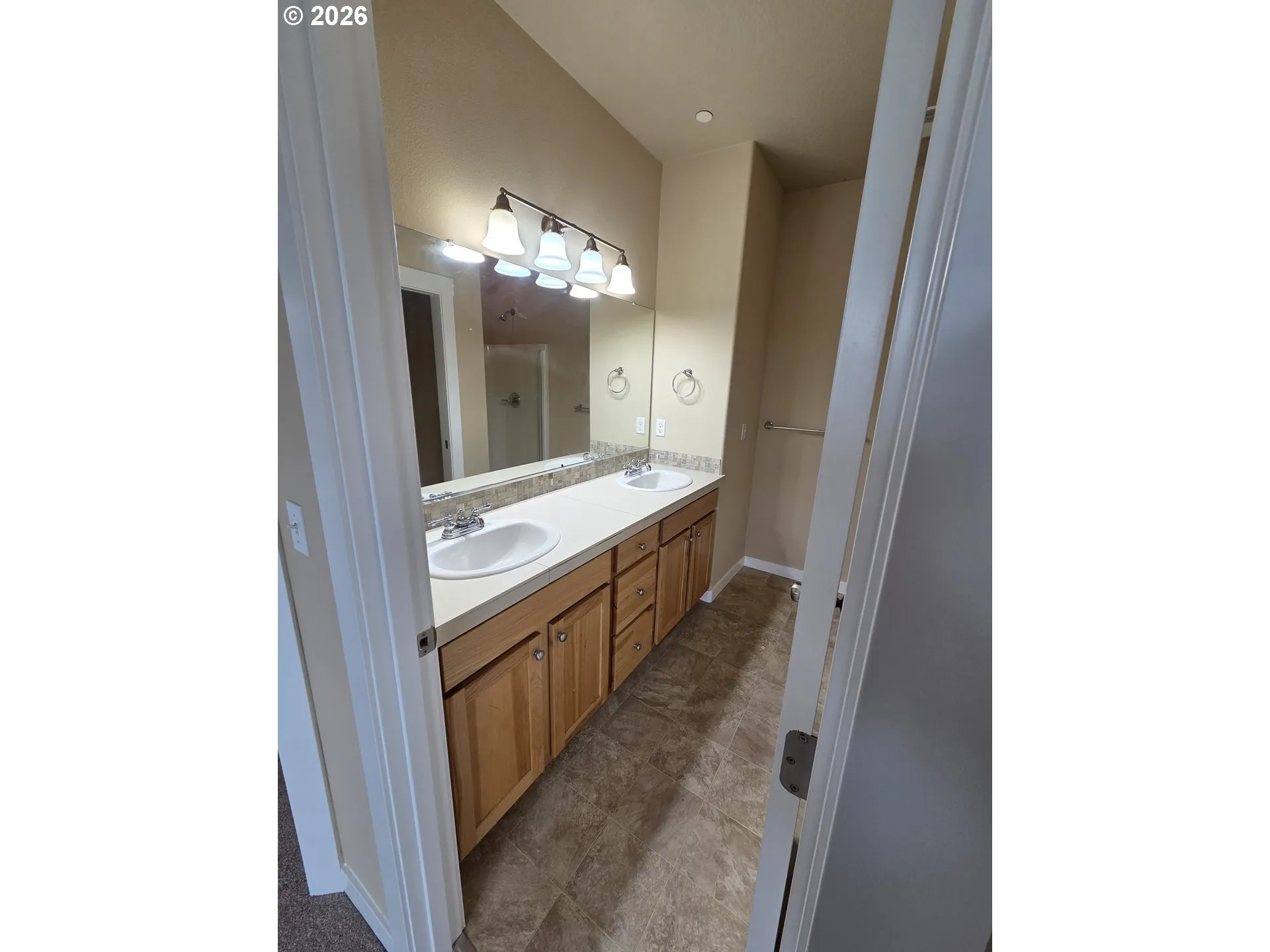 Bathroom-Walk in Shower