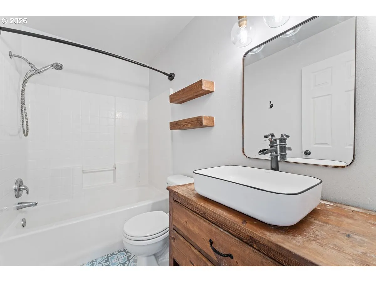 Bathroom-Upper