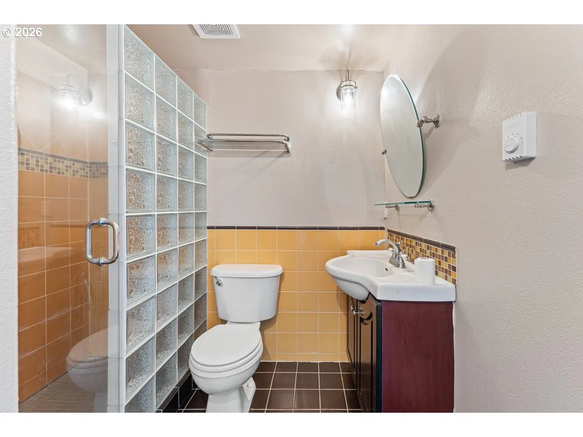 Bathroom-Walk in Shower
