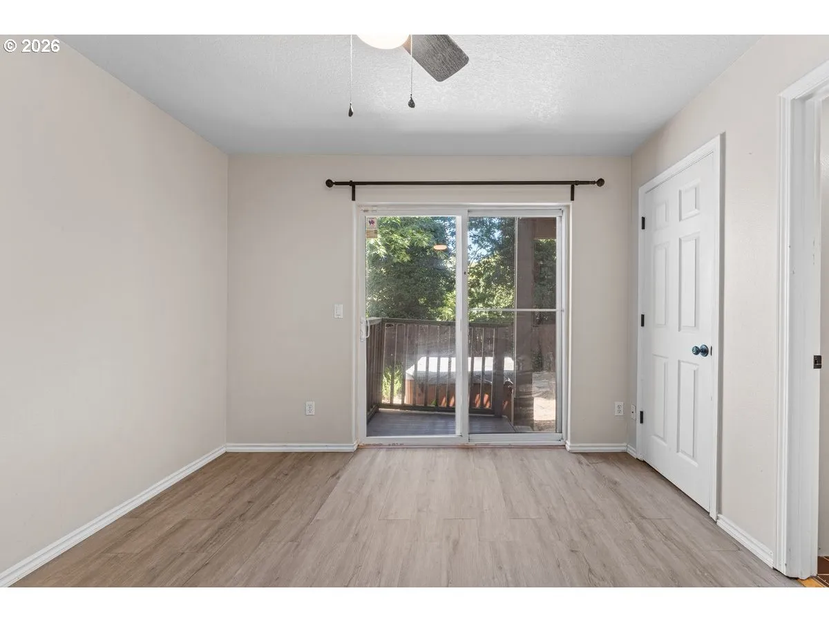 Bedroom, Owner's Suite-Walk-In Closet