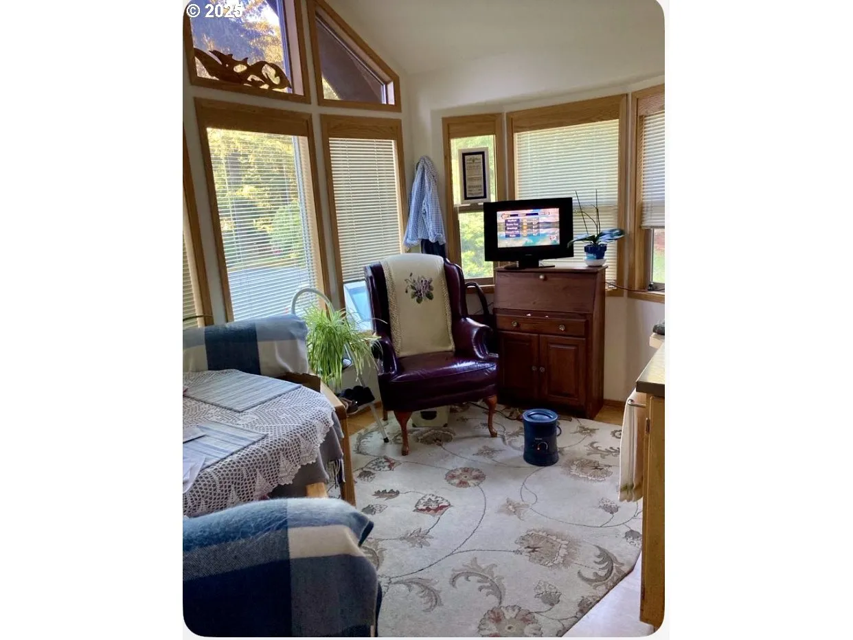 Dining Area-Ceiling Fan