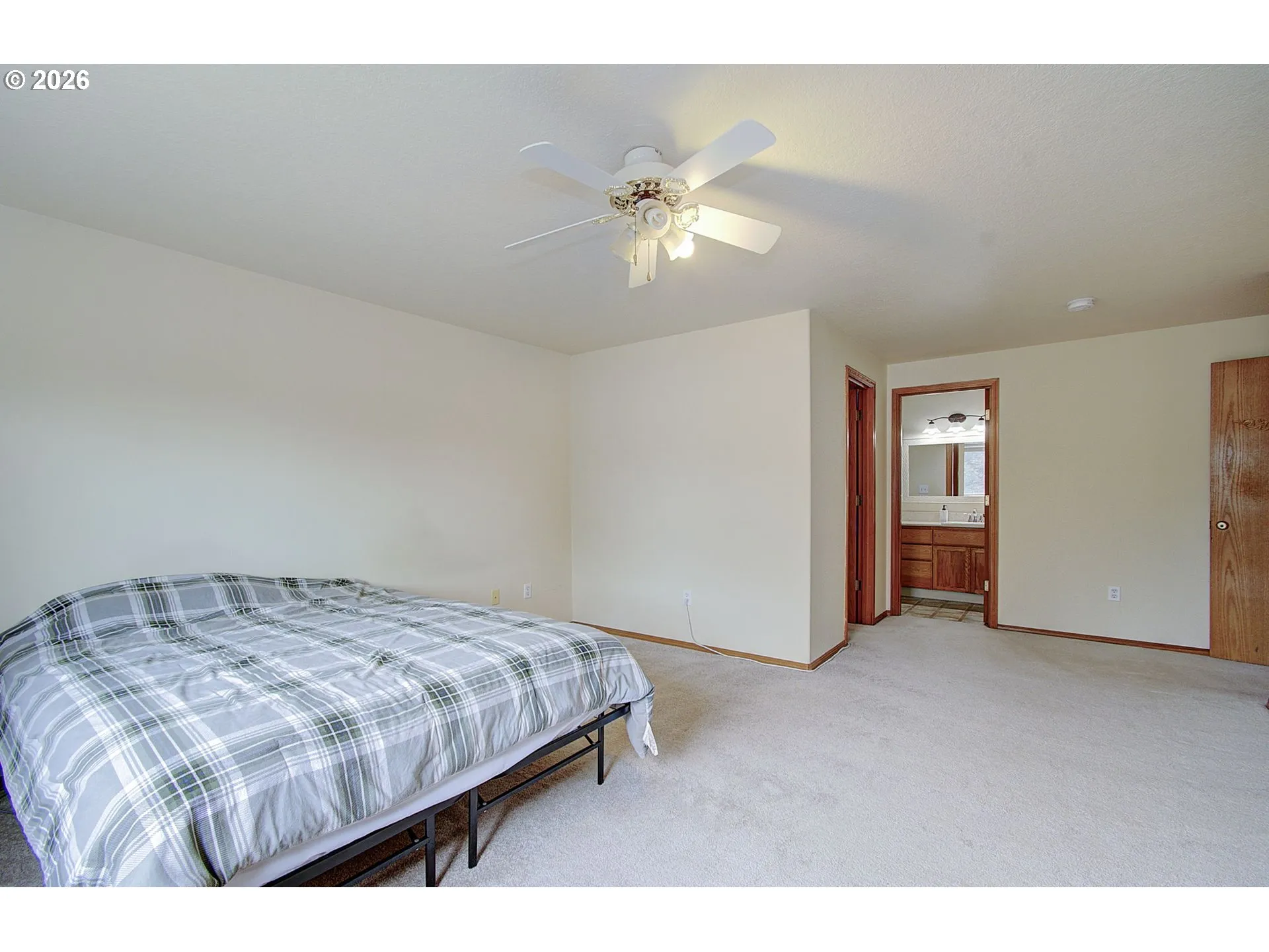 Bedroom, Owner's Suite-Upper