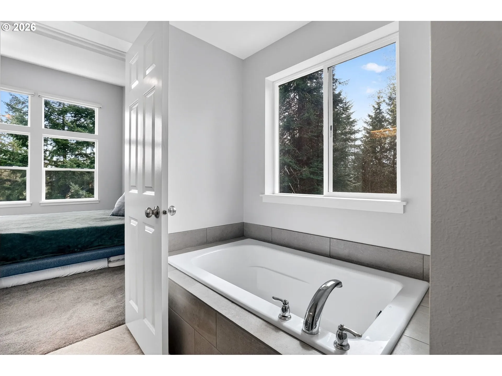 Bathroom, Attached-Garden Tub