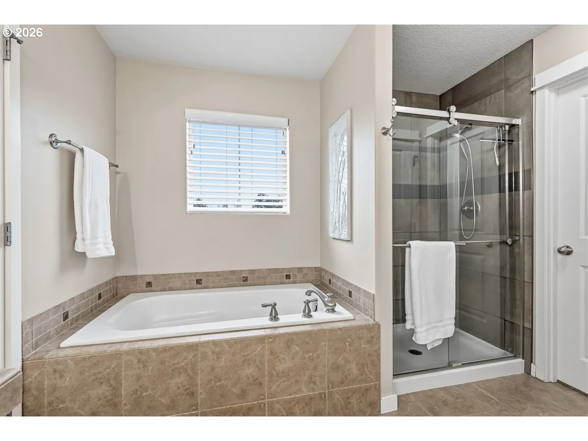 Bathroom, Attached-Garden Tub