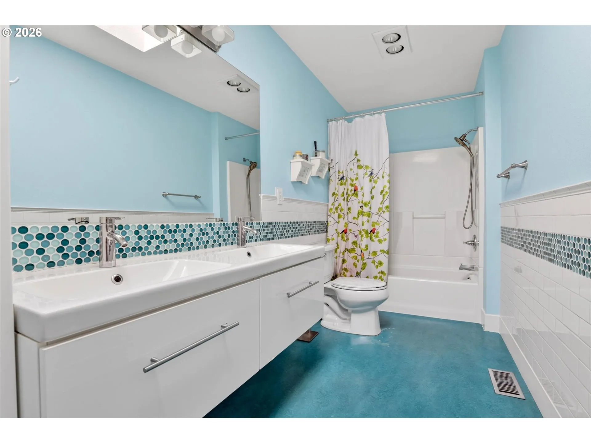 Bathroom-Upper