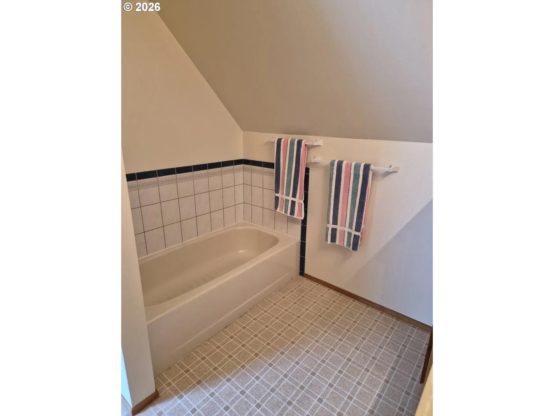 Bathroom-Upper
