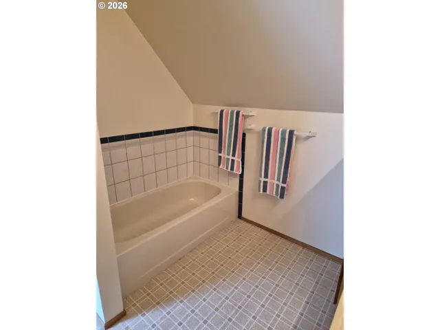 Bathroom-Upper