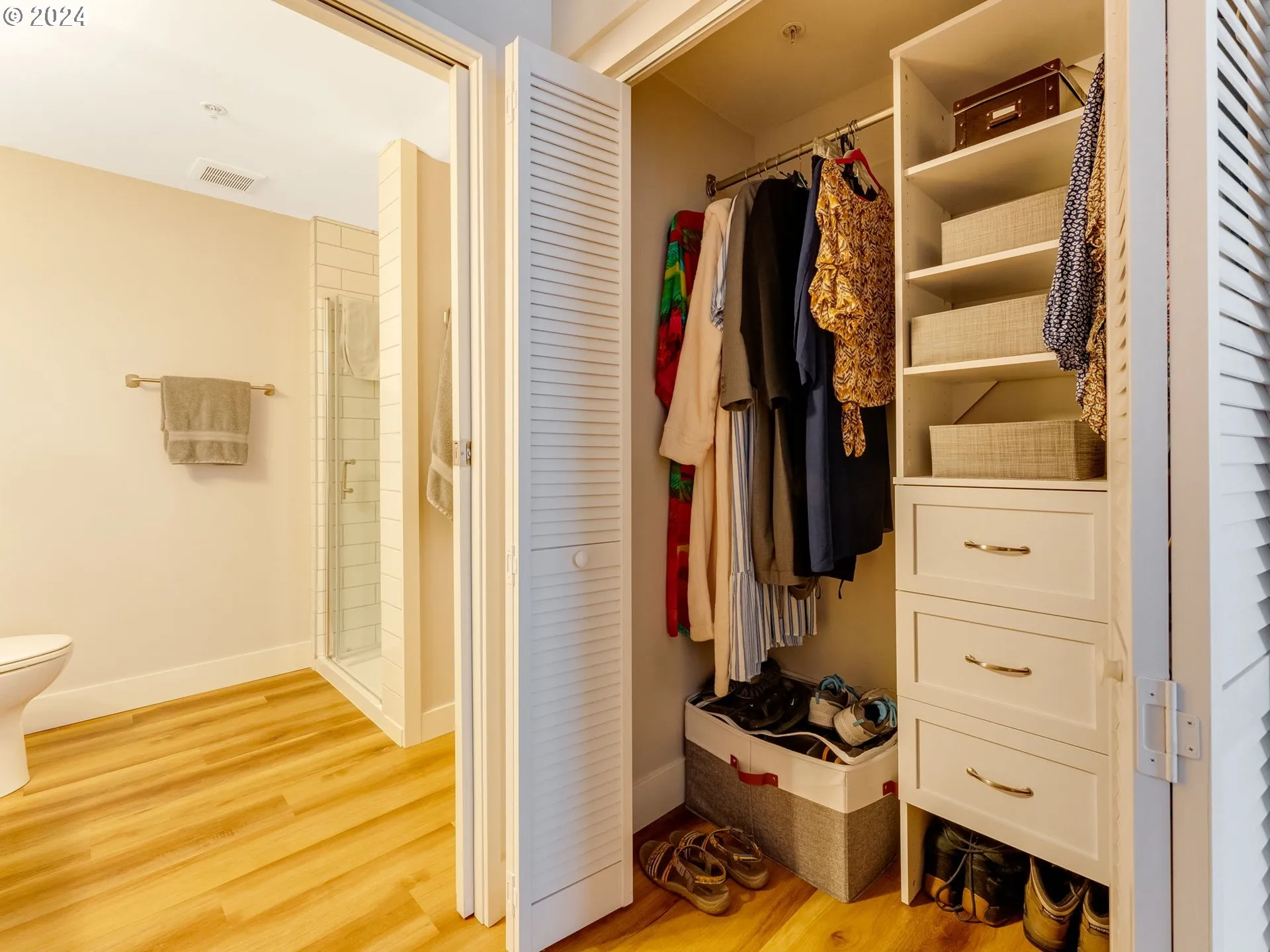 Bathroom, Attached