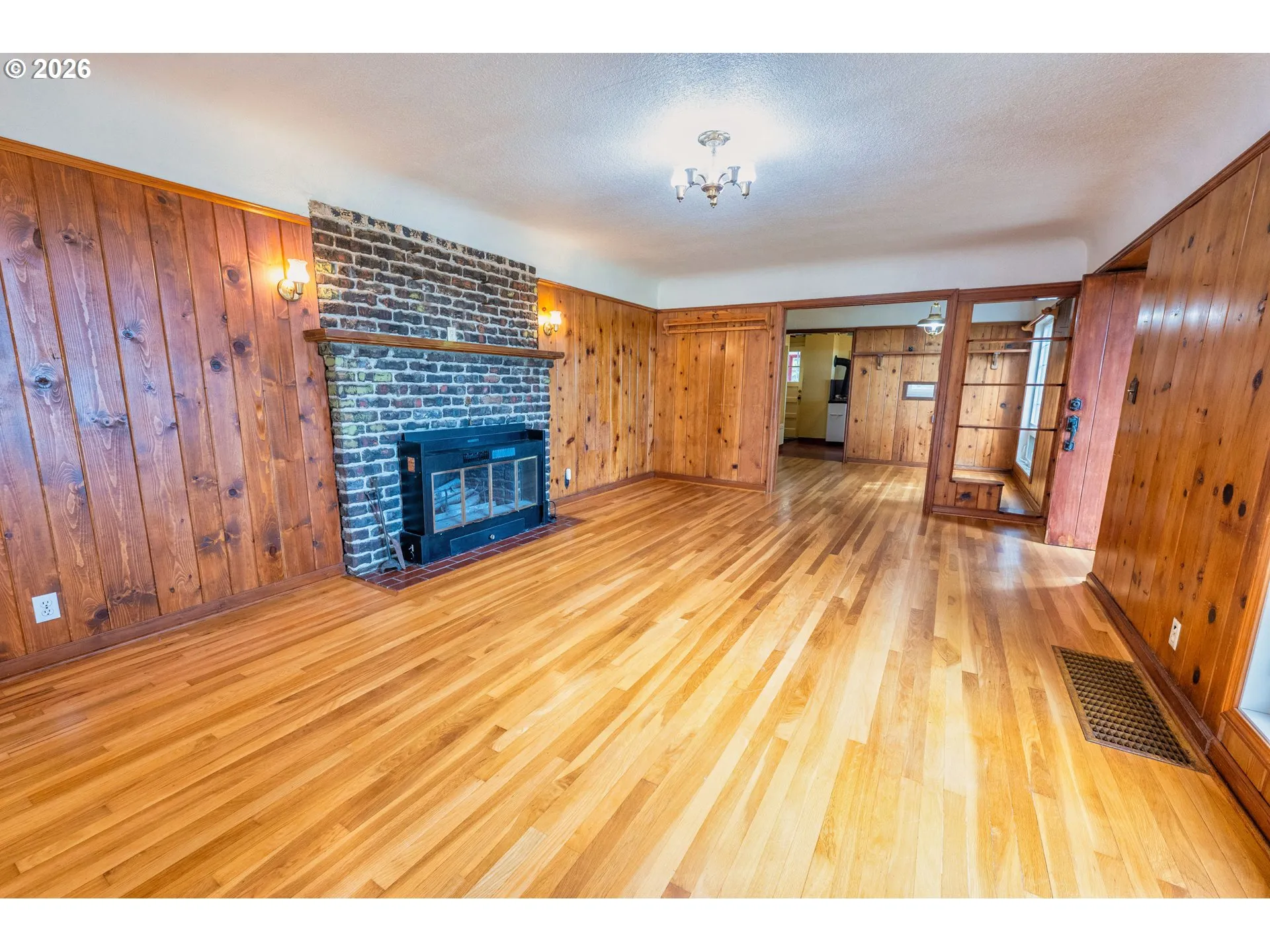 Living Room-Fireplace