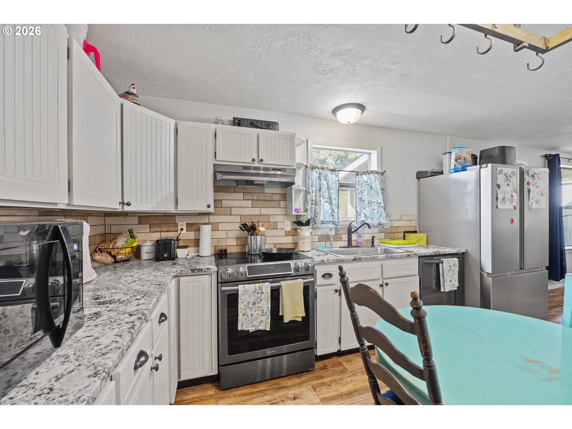 Kitchen-Eating Area