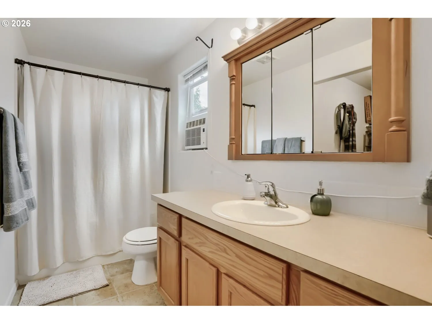 Bathroom, Attached
