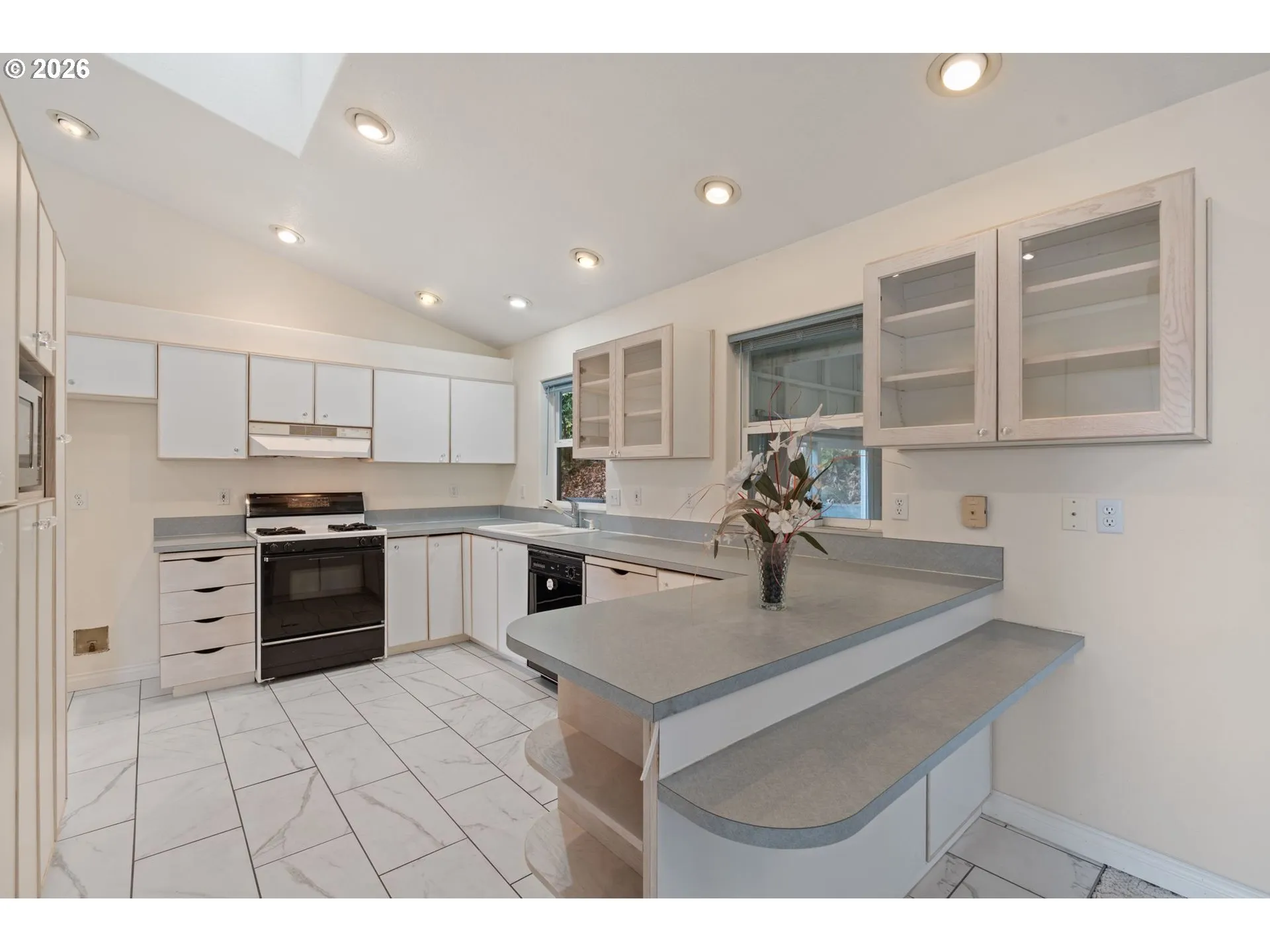Kitchen-Eating Area