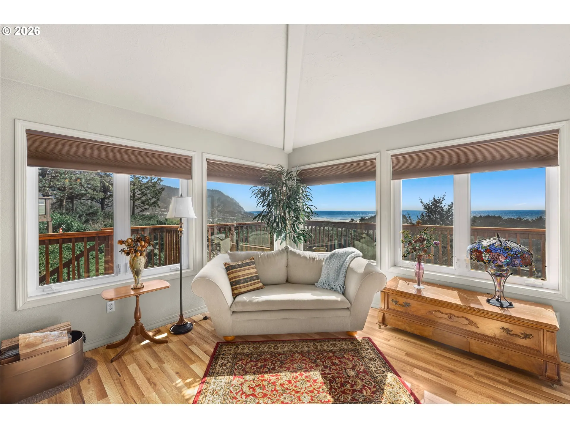 Living Room-Vaulted Ceilings