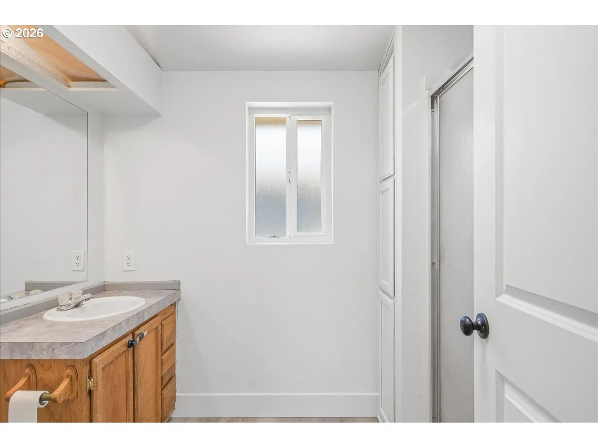 Primary Bedroom-Attached Bathroom