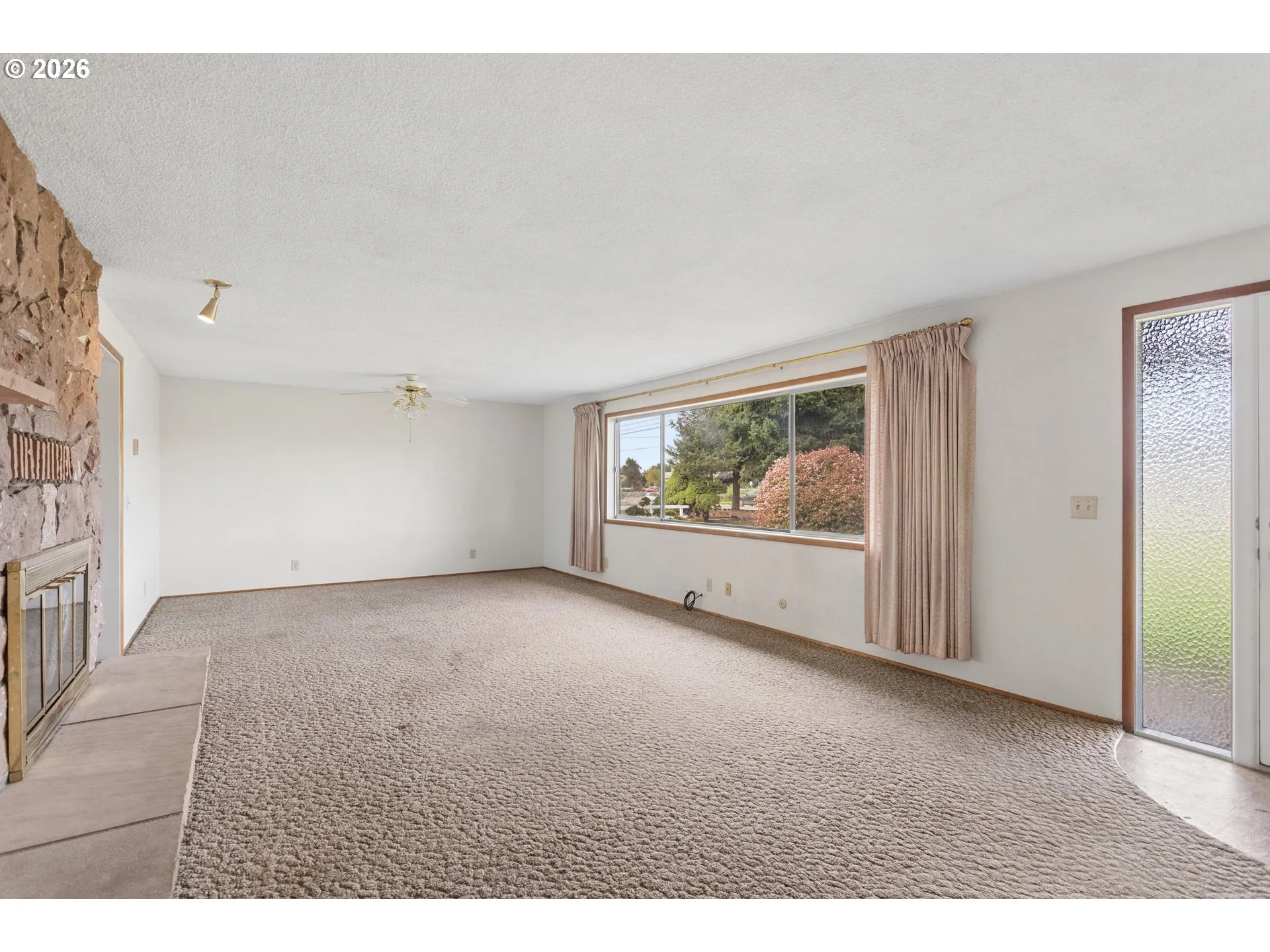 Living Room/Dining Room-Ceiling Fan