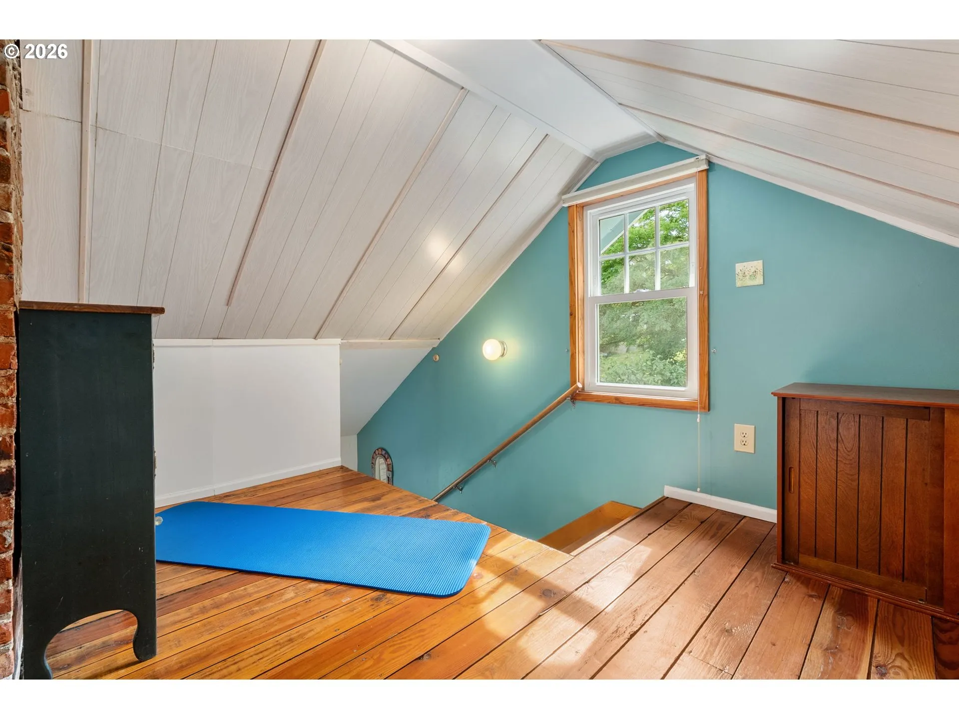 Bedroom-Upper