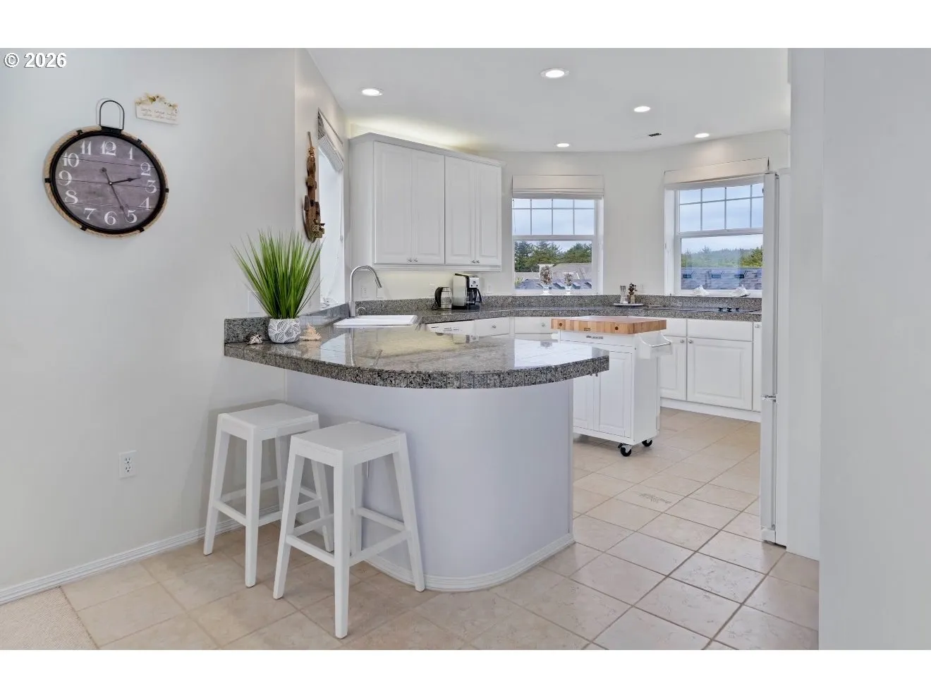 Kitchen-Eating Area