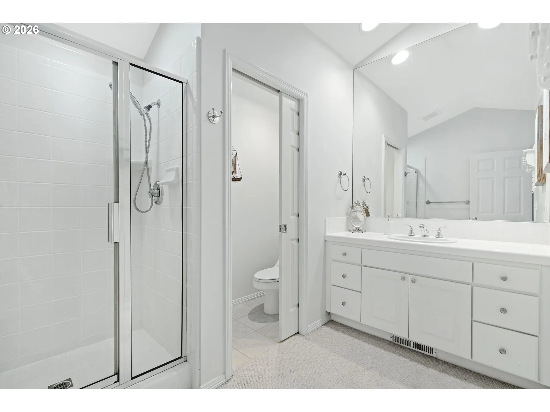 Bathroom-Upper