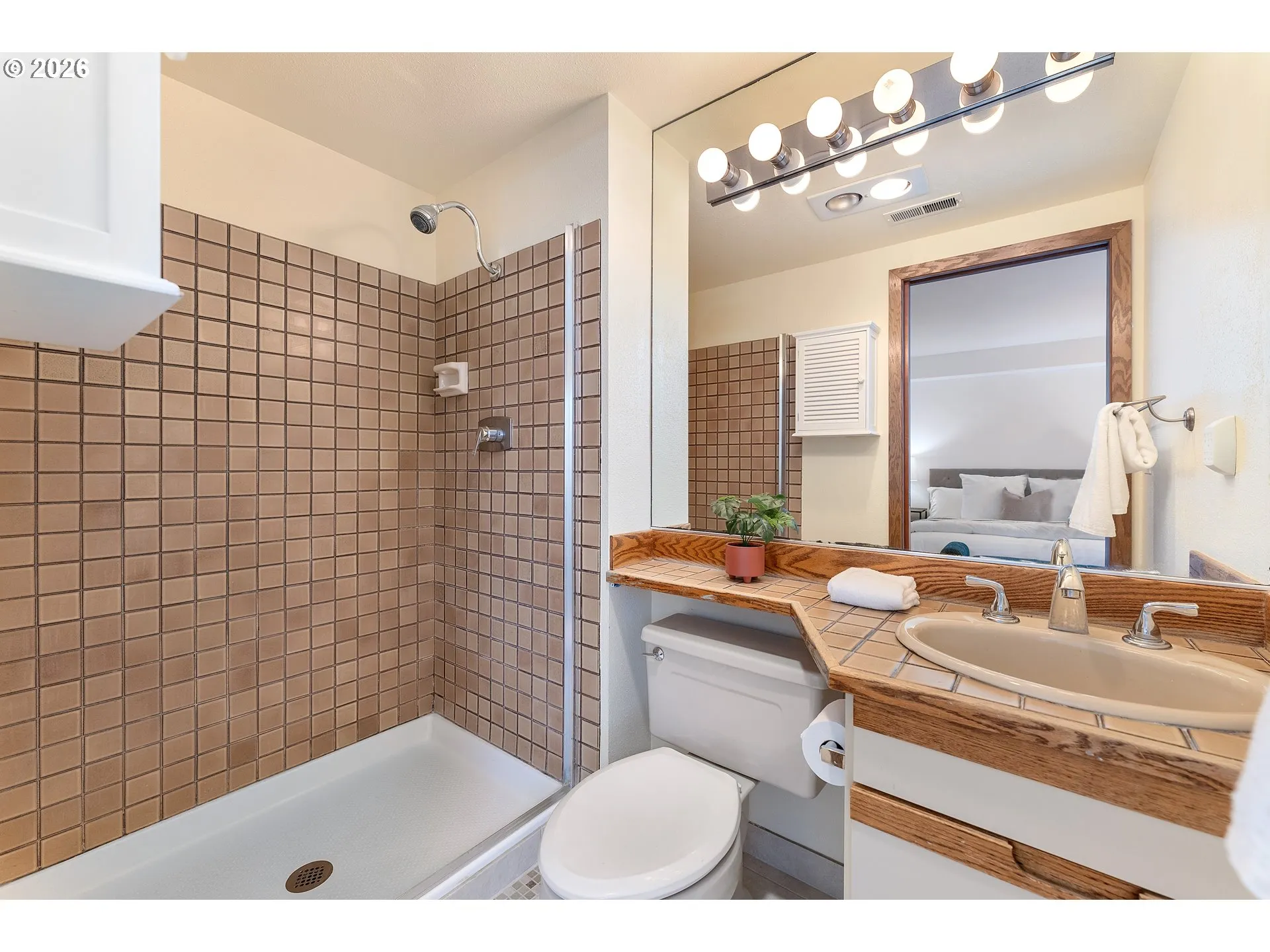 Bathroom, Attached