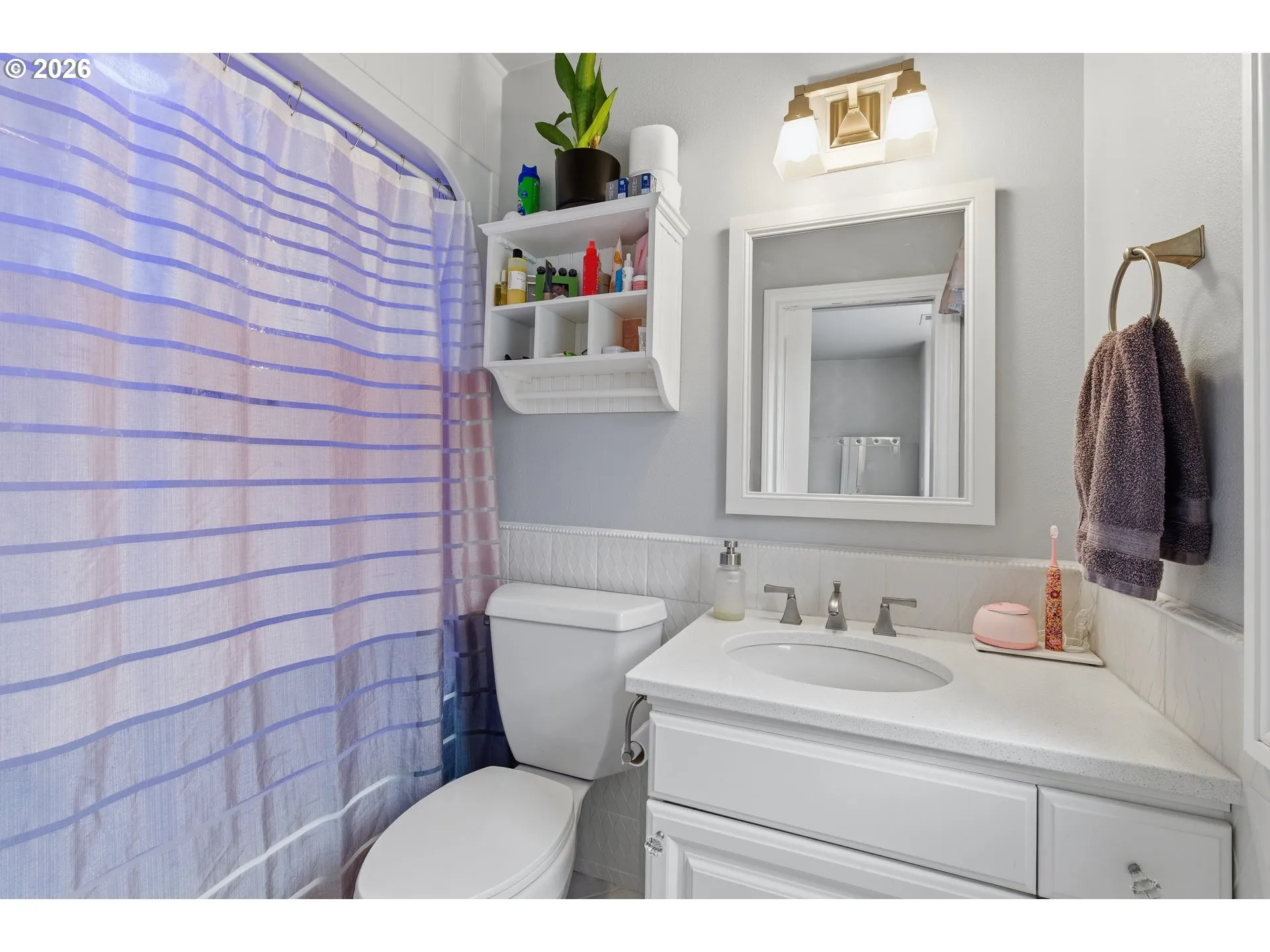 Bedroom-Full Bathroom
