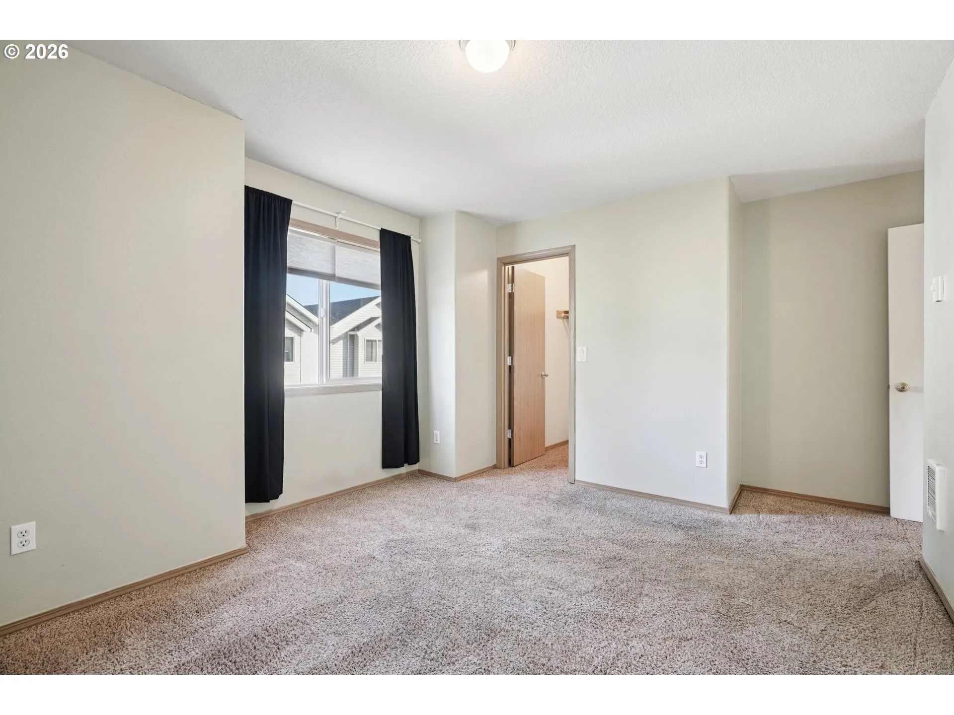 Primary Bedroom-Upper