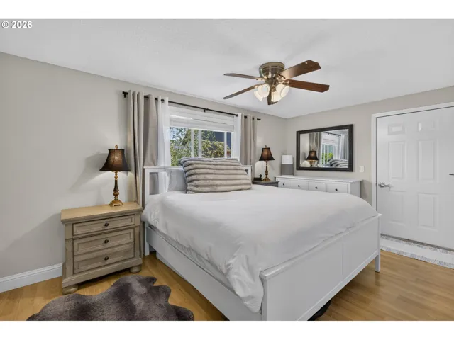 Bedroom, Primary