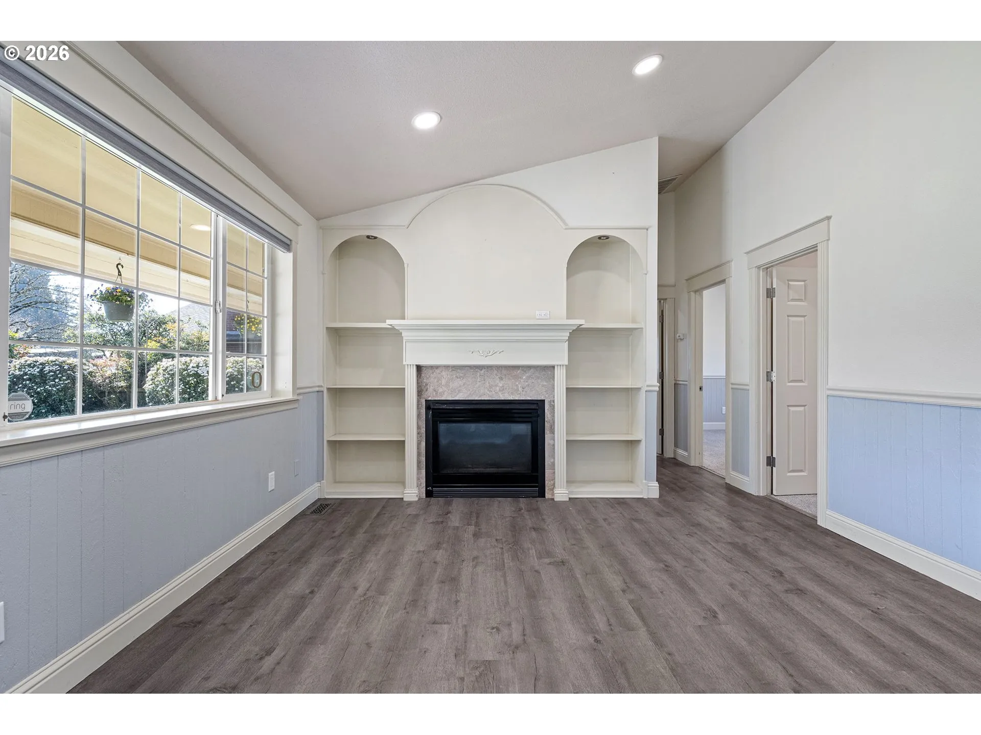 Living Room-Fireplace