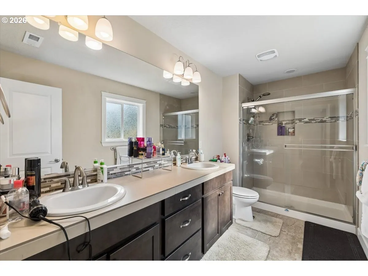 Bathroom, Attached-Double Sinks