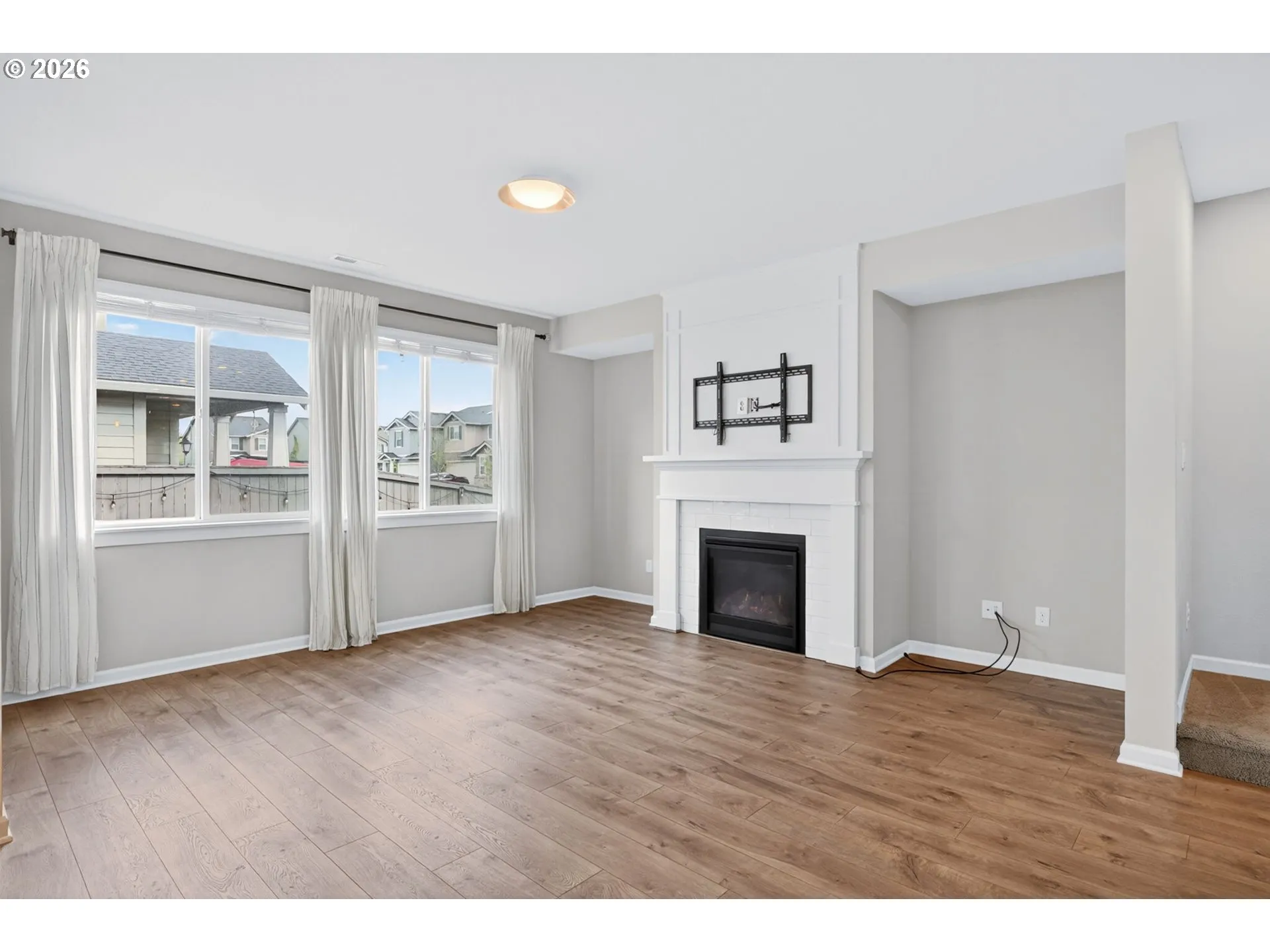 Living Room-Fireplace