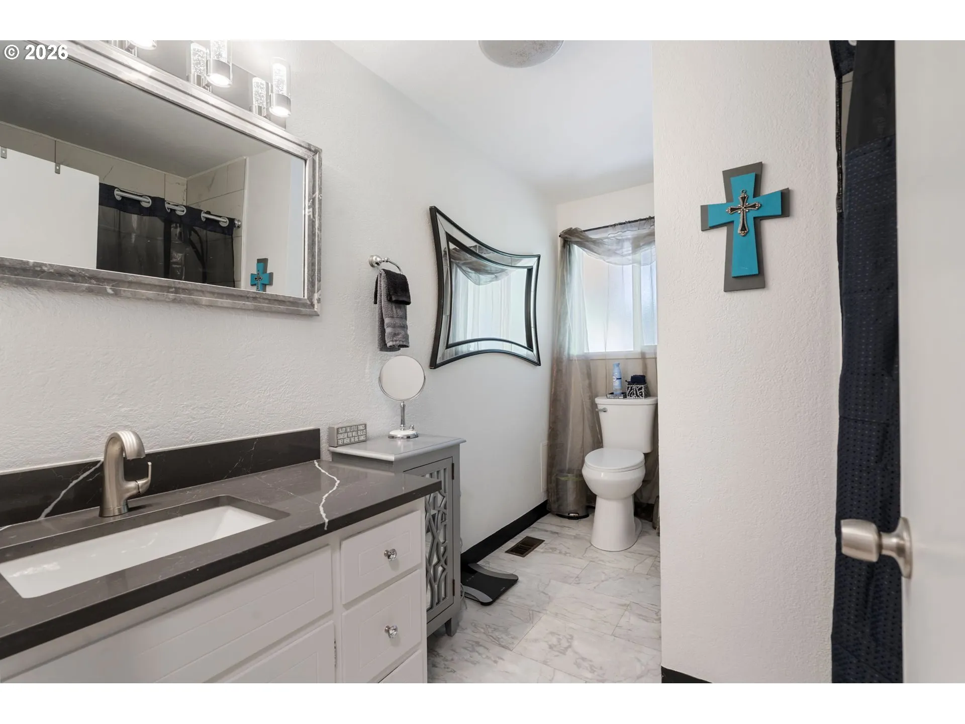 Bathroom-Upper
